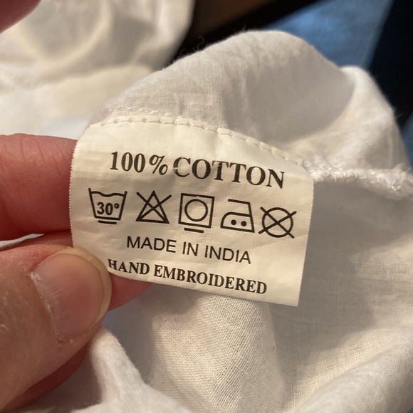 210.  Detailed White Tunic - Picture 6 of 6